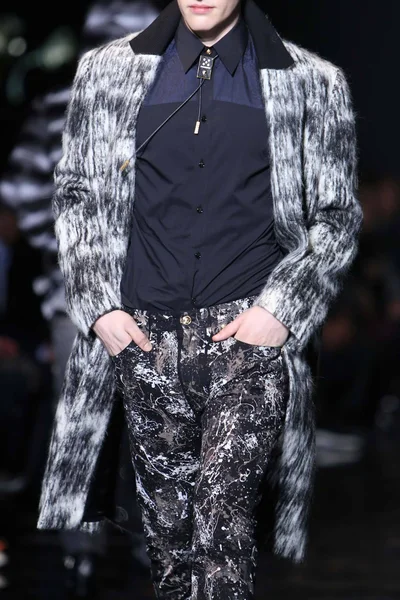 Look 111